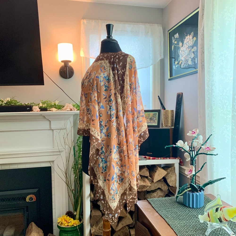 Floral Kimono with Blue and Brown Accents